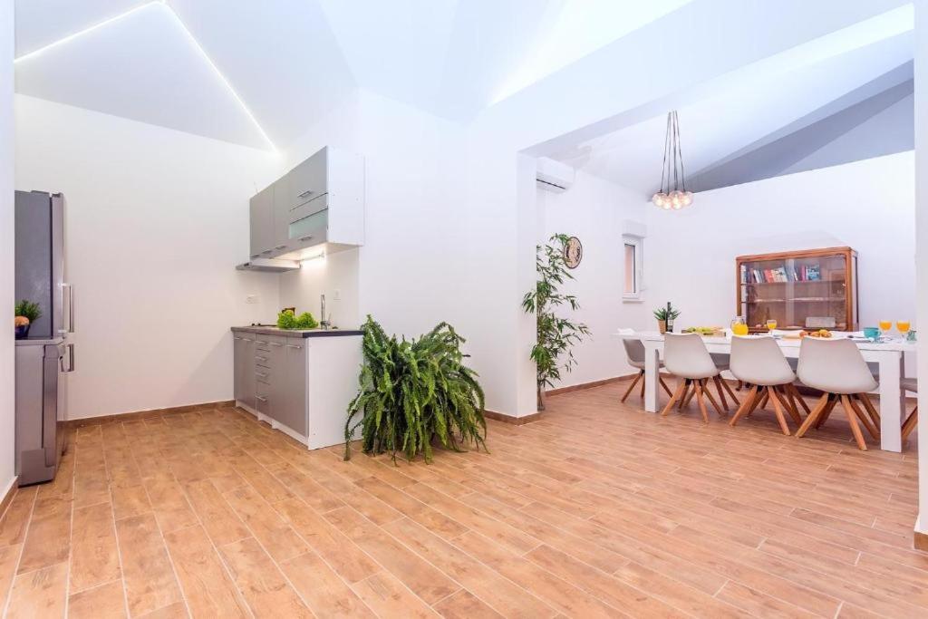 Villa Marietta Equino Donje Sitno Luaran gambar